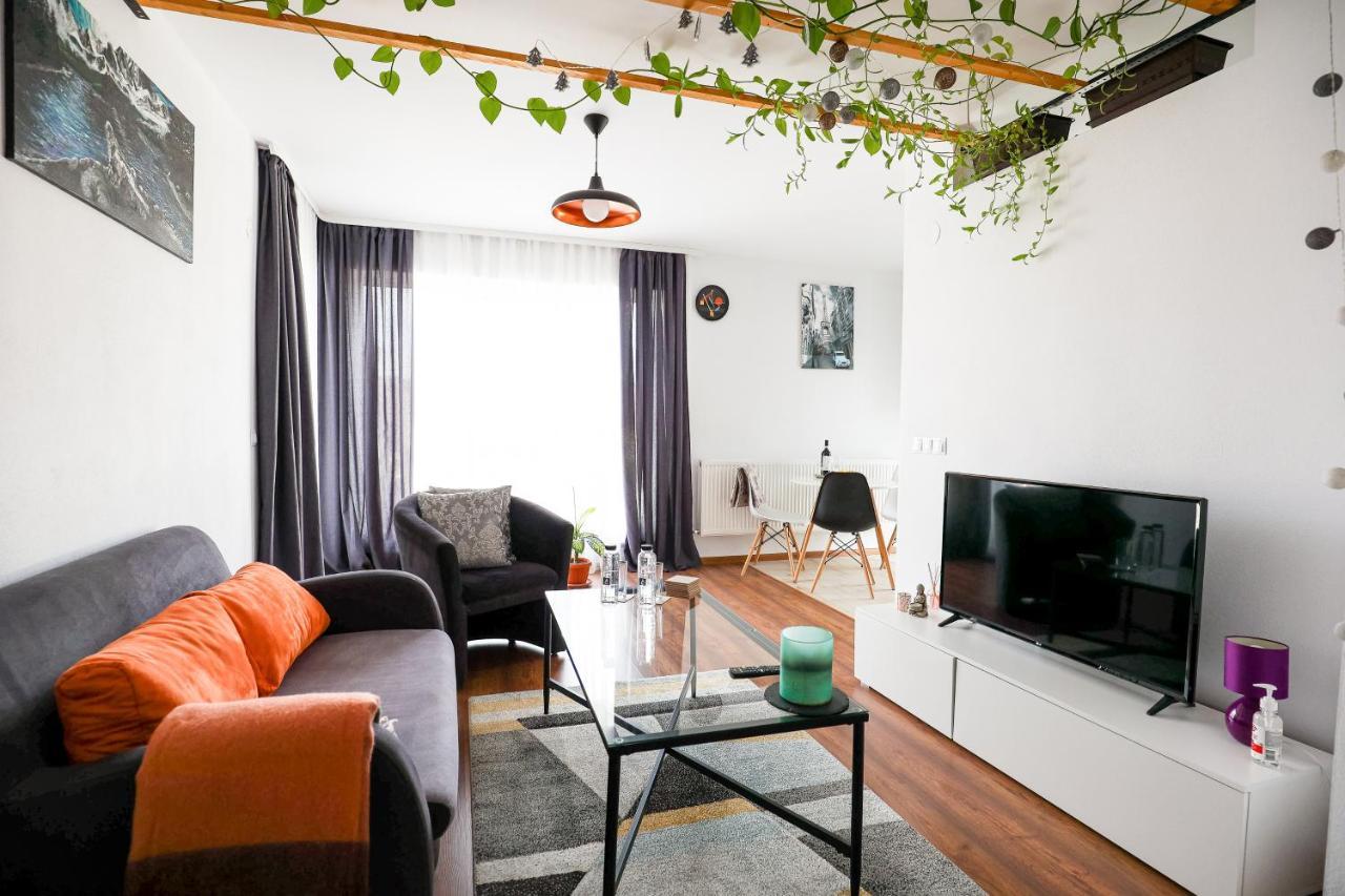 Modern Condo With Parking, 시비우 외부 사진